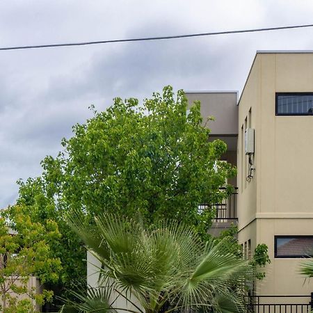Tasha'S Apartments On Kerry Pennington Exterior foto